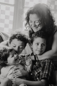 photo ; photographie ; photographe ; noir et blanc ; couleur ; lycia walter ; lw images ; lw ; intérieur ; studio ; bordeaux ; gironde ; aquitaine ; médoc ; nouvelle-aquitaine ; jeunes ; enfants ; parents ; reflex ; sony ; A7RII ; sud-ouest ; france ; french