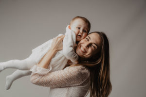 photo ; photographie ; photographe ; noir et blanc ; couleur ; lycia walter ; lw images ; lw ; intérieur ; studio ; bordeaux ; gironde ; aquitaine ; médoc ; nouvelle-aquitaine ; jeunes ; enfants ; parents ; reflex ; sony ; A7RII ; sud-ouest ; france ; french ; bébé