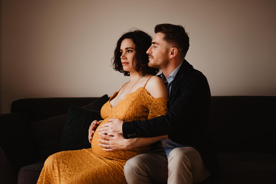 Séance photo de grossesse à la maison – C&J